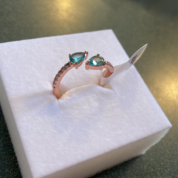 Ring bomb party:lab created ombré pariba topaz with a rose gold plated band - Picture 3 of 7